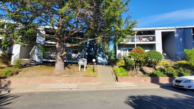 Building Photo - Spacious 2 Bedroom, 1 Bathroom Moraga Condo Unit A