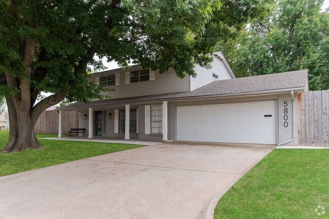 Building Photo - 5800 NW 89th St Rental