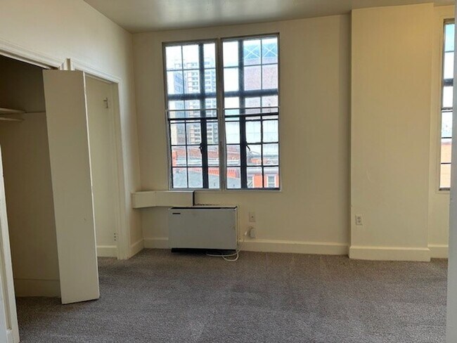 Photo - 213 N 2nd St Unidad C3