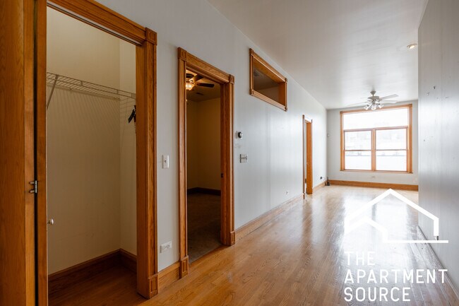 Photo - 1160 W Grand Ave Unidad 2F