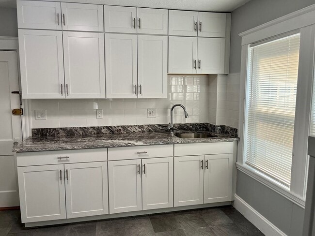 Photo - 104-106-106 Burrill St Unit 1