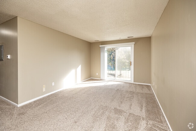 2BR, 1BA - 675 SF - Living Room