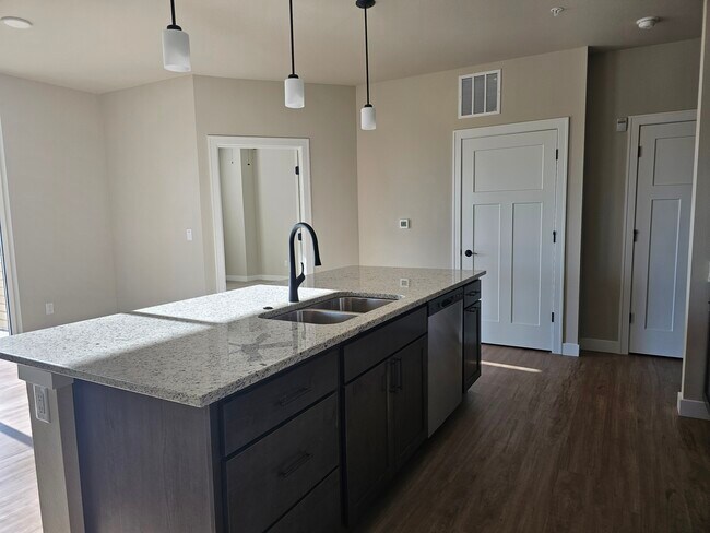 Photo - 880 N Main Apartments