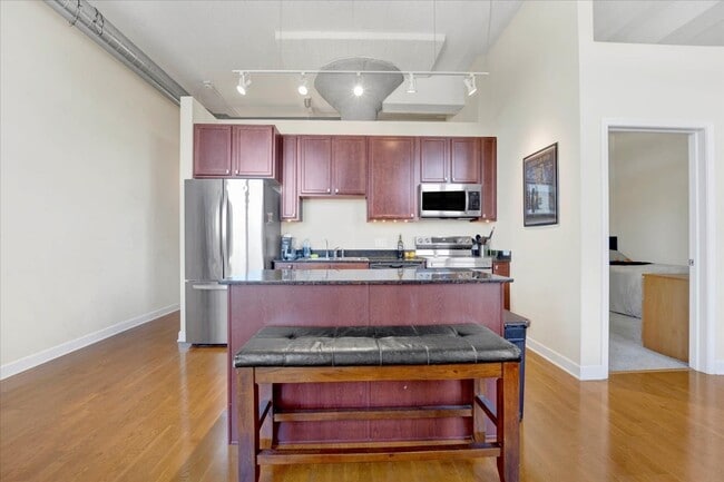 Photo - 4131 W Belmont Ave Unit 301