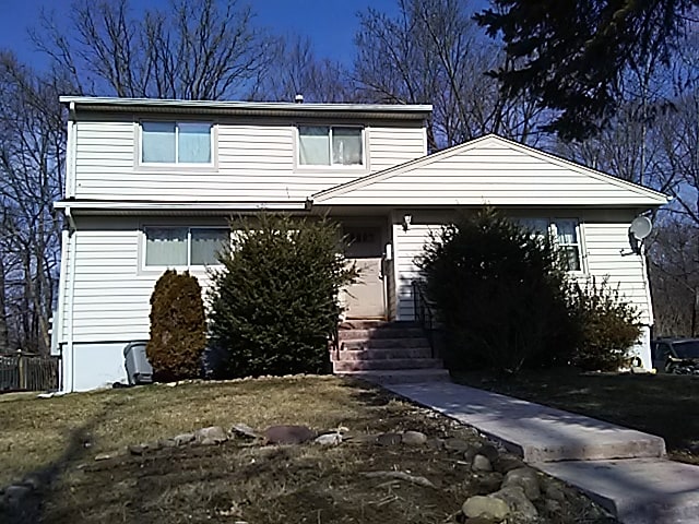 Photo - 9 Hedgerow Ln