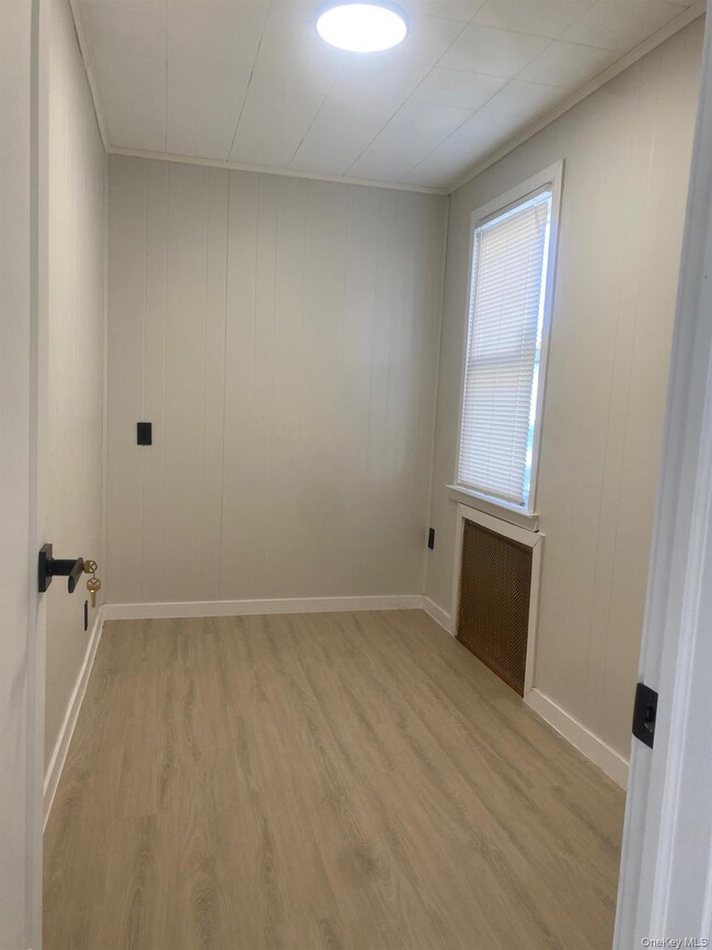 Photo - 77-25 169th St