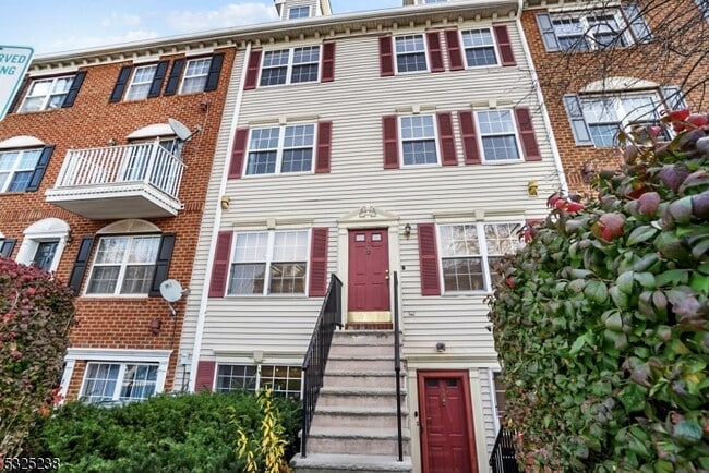 Photo - 100 Callahan Ct