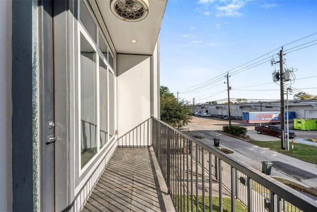 Photo - 6106 Clarkson Ln