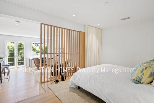 Photo - 215 Molino Ave