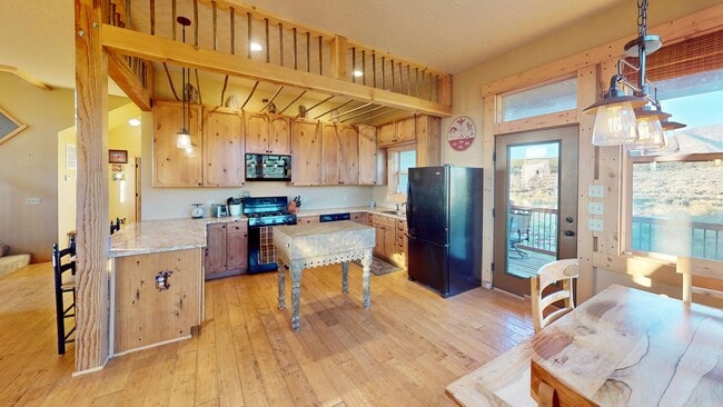 Photo - Beautiful Home on 10 Private Acres