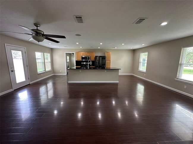 Photo - 4902 Winding Trail