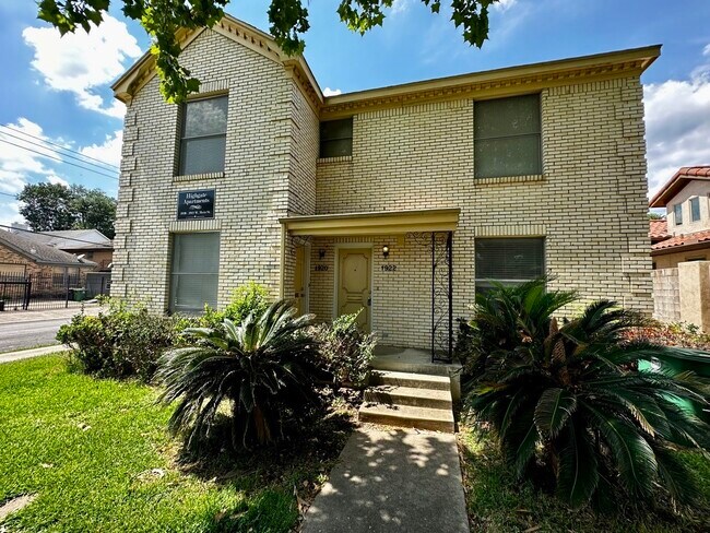 Building Photo - 1922 W Main St Rental