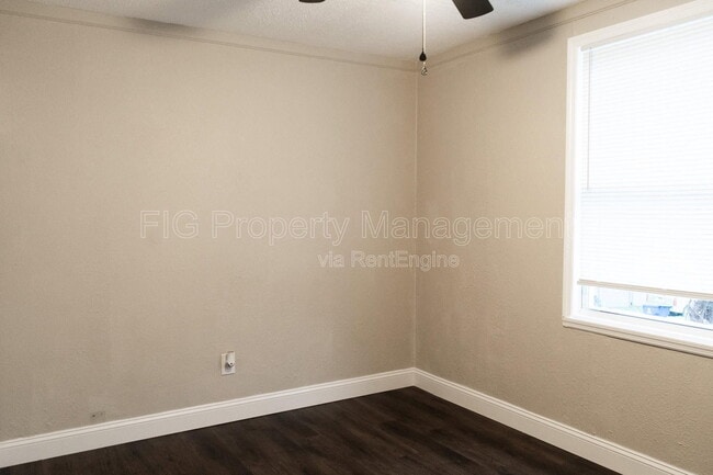 Photo - 1414 Chicago Ave