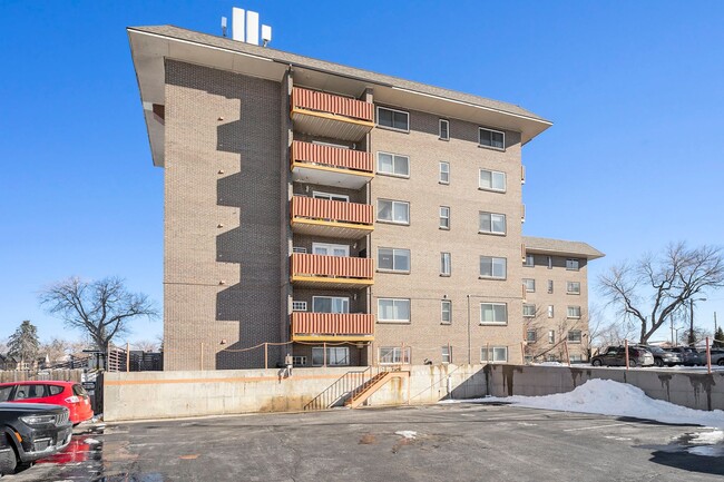 Beautifully Updated Condo In North Denver - Beautifully Updated Condo In North Denver