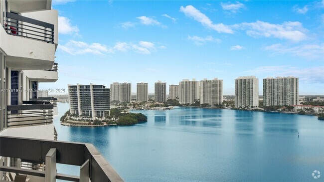 Building Photo - 3600 Mystic Pointe Dr Unit 1803 Rental