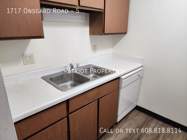 Building Photo - 1717 Onsgard Rd Unit 5 Rental