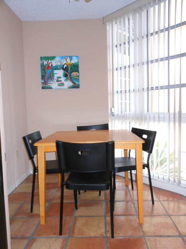 Photo - CORAL GABLES UNIVERSITY INN CONDO Unit 2211