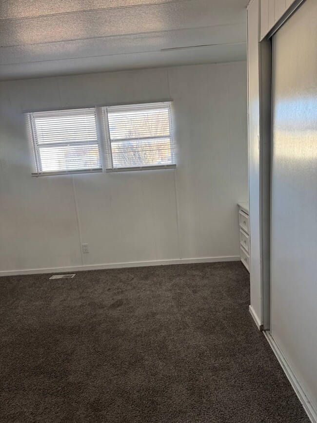 Photo - SALINA RENTALS - TRLR #4