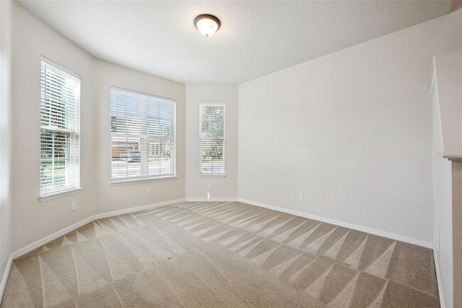 Photo - 1310 Oakcrest Ct