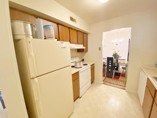 Photo - 2801 Millbrook Manor Cir