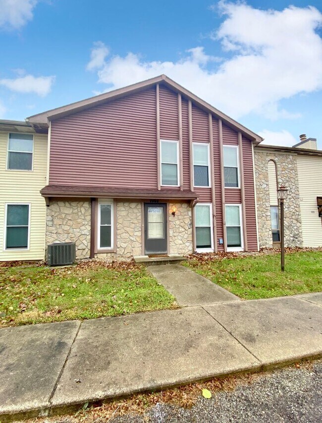 Two Bedroom Townhome in Willow Crossings House Rental in Terre Haute