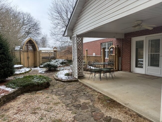 Photo - Maryville 37804 - 3 Bedroom, 2 bath, 1 level Maryville City Home - Contact Vicki Everbach (865) 6...