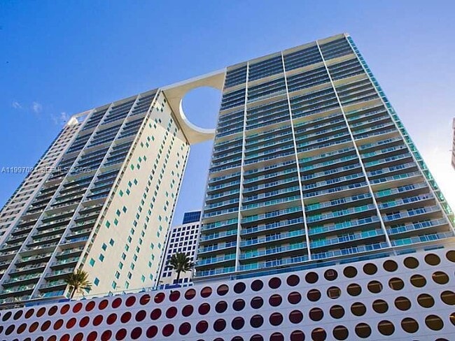 Building Photo - 55 SE 6th St Unit 2310