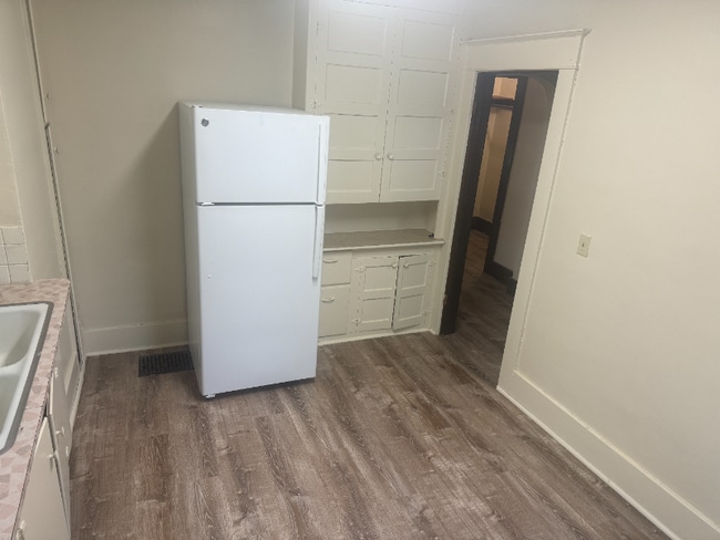 Photo - 4642 Bancroft Ave Unidad 3