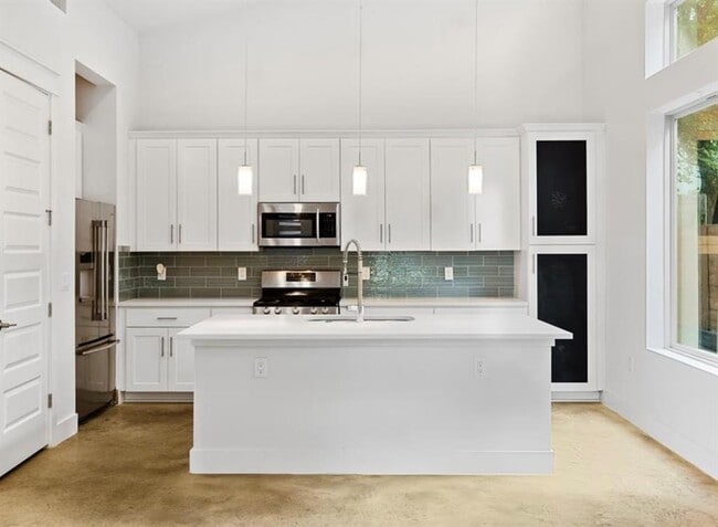 Photo - 1609 J J Seabrook Dr