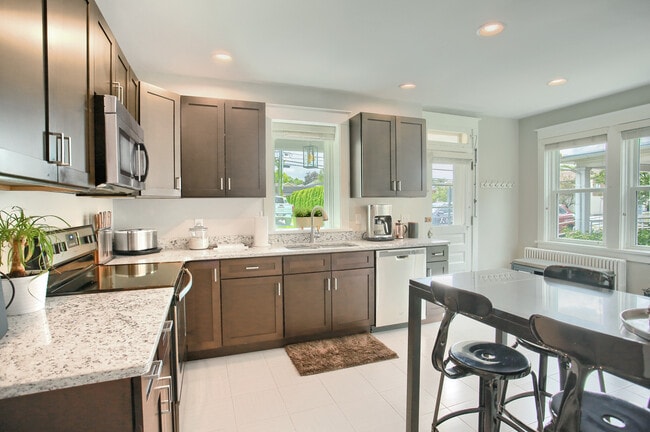 Photo - 144 W Chocolate Ave