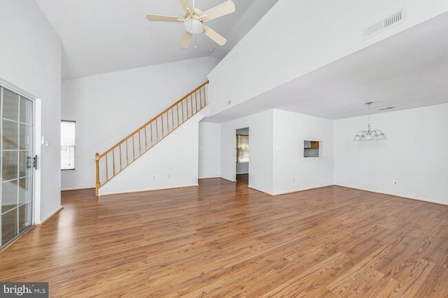 Photo - 2002 Tanglewood Ct Unidad 2002