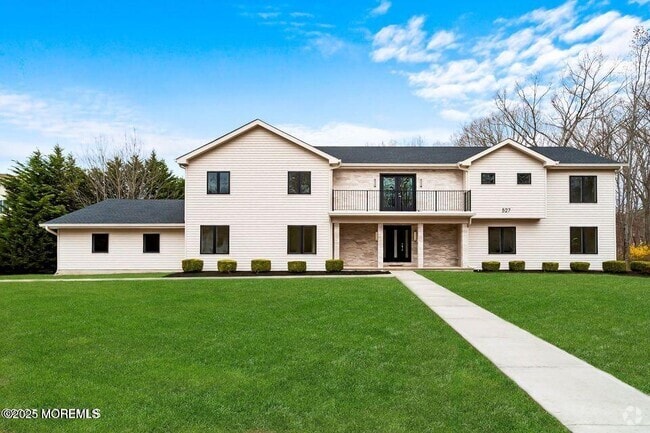Building Photo - 527 Woodview Rd Rental