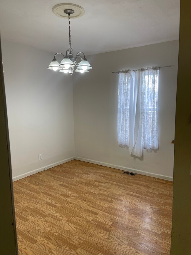 Photo - 2330 Parkland Ave