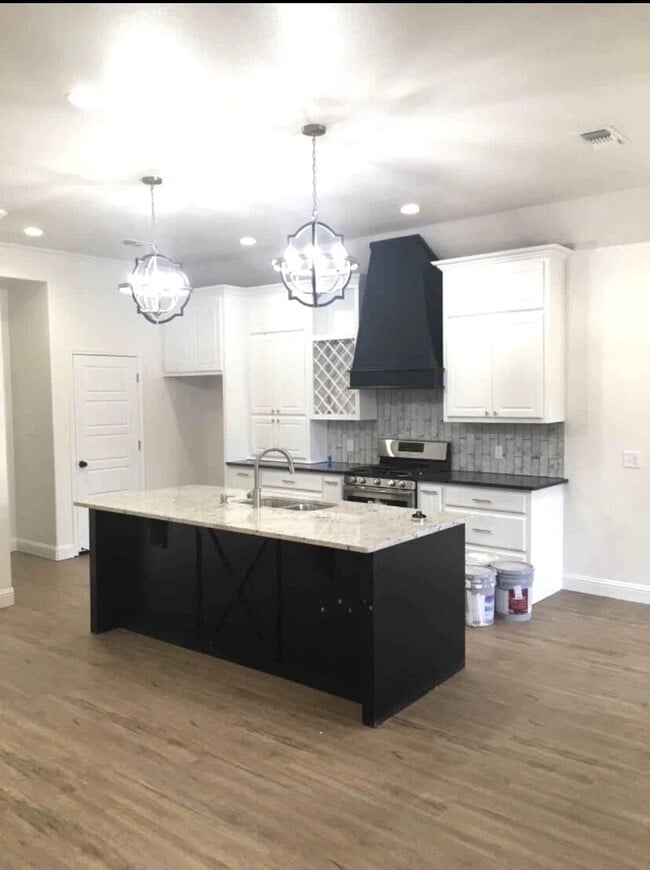 Photo - 1018 N Genoa Ave