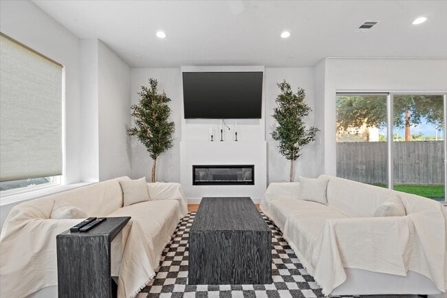 Building Photo - 5203 Texas St