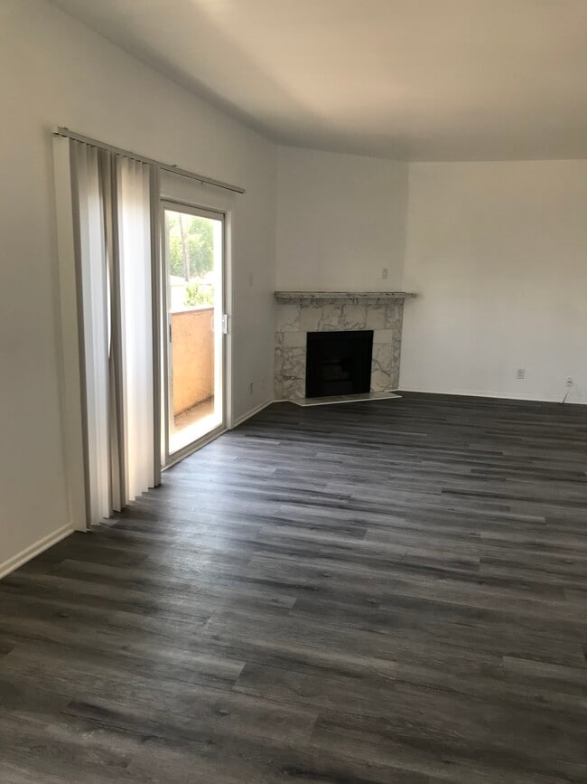 Building Photo - 14607 Erwin St Unit 14607 ERWIN ST