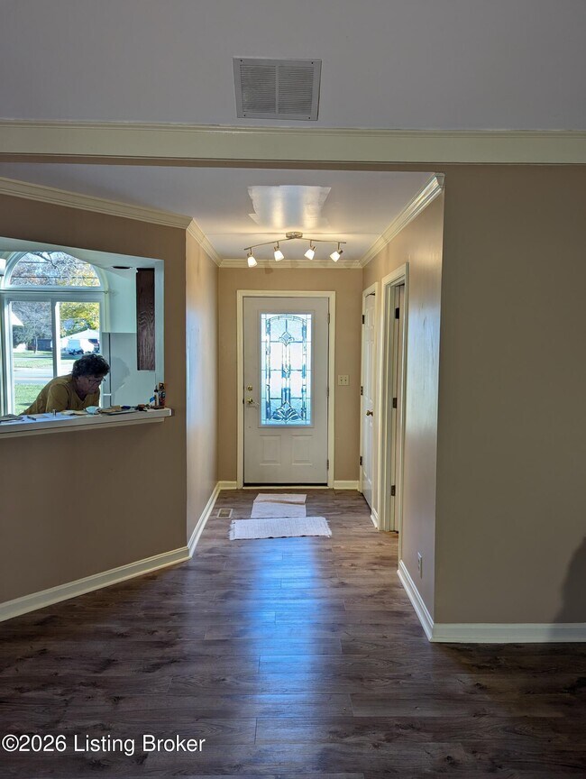 Photo - 7605 New La Grange Rd