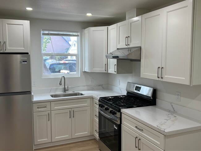 Photo - 1585 Sebastopol Rd