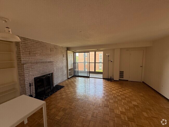 Building Photo - 1580 Massachusetts Ave Unit 8D Rental