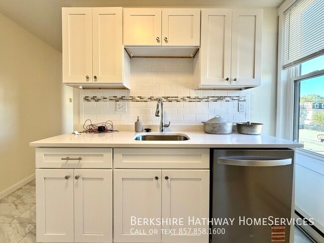 Photo - 35 Davis Square Unit PH9