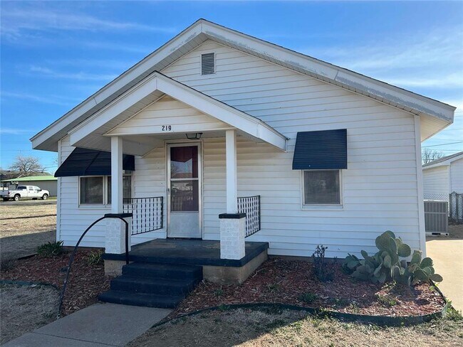 Photo - 219 N Missouri St