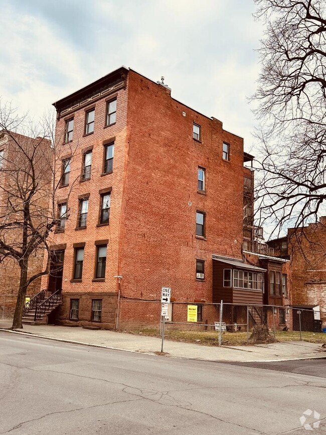 Building Photo - 156 2nd St Rental