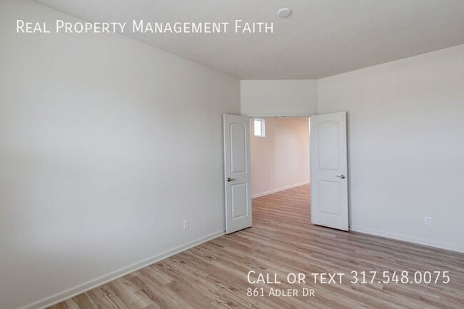 Photo - 861 Adler Dr