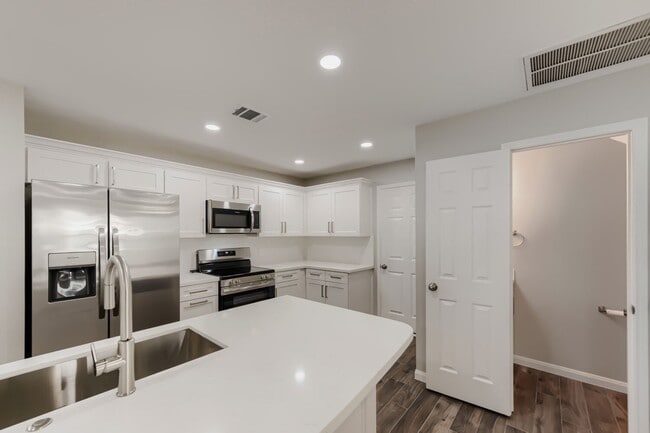 Photo - 11 Wineberry Pl