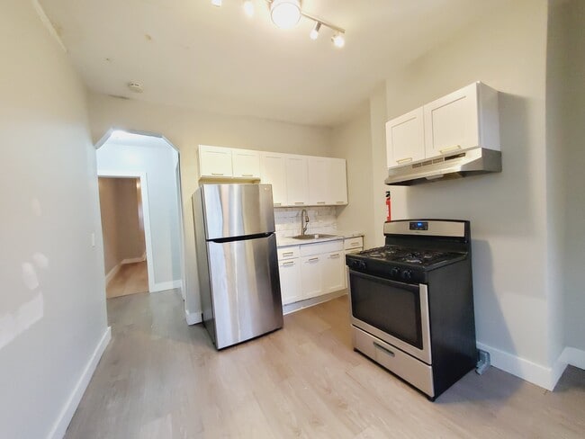 Building Photo - 120 Randolph Ave Unit 1L Rental