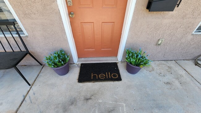 Photo - 1021 Edith Blvd NE