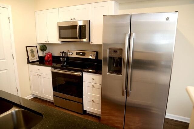 Electrodomésticos de acero inoxidable - The Square at Latham Park