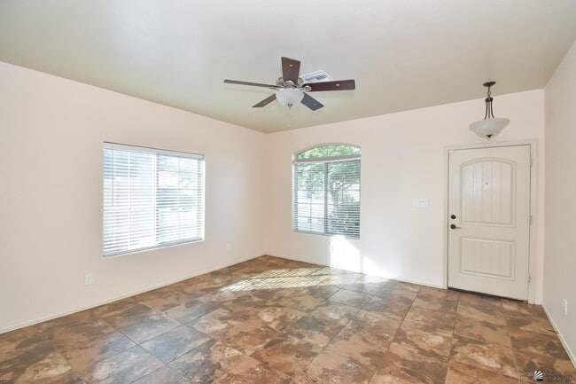 Photo - 2523 S 41st Ave