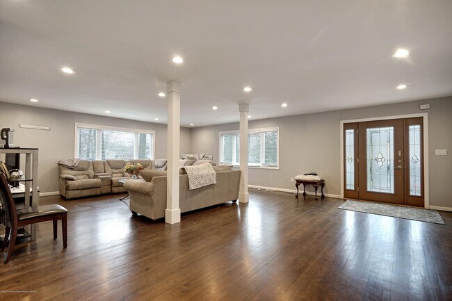 Photo - 181 Larchwood Ave