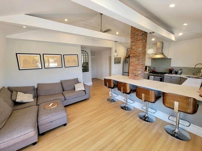 Photo - 3 Day St Unit 3